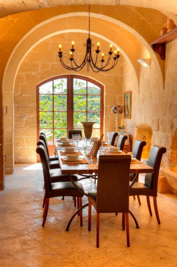 Dar Il-wied * Għarb